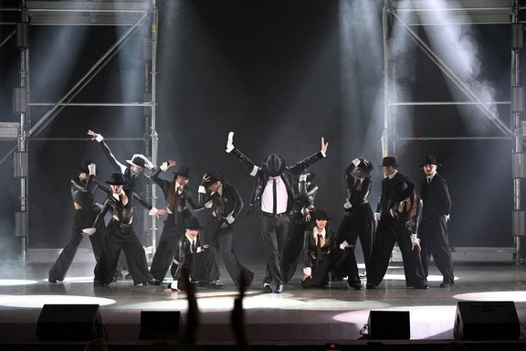 "THIS IS" &Tcy;&rcy;&icy;&bcy;&softcy;&yucy;&tcy;-&shcy;&ocy;&ucy; Michael Jackson