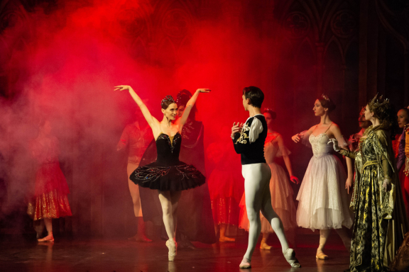 &Bcy;&acy;&lcy;&iecy;&tcy; &laquo;&Lcy;&iecy;&bcy;&iecy;&dcy;&icy;&ncy;&ocy;&iecy; &ocy;&zcy;&iecy;&rcy;&ocy;&raquo;