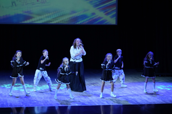 &IEcy;&lcy;&iecy;&ncy;&acy; &Mcy;&iecy;&ncy;&gcy;&acy;&lcy;&ocy;&vcy;&acy; &scy; &acy;&vcy;&tcy;&ocy;&rcy;&scy;&kcy;&icy;&mcy; &kcy;&ocy;&ncy;&tscy;&iecy;&rcy;&tcy;&ocy;&mcy; "&Bcy;&Ucy;&Dcy;&IEcy;&Mcy; &ZHcy;&Icy;&Tcy;&SOFTcy;"