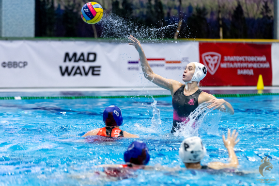 "&Dcy;&icy;&ncy;&acy;&mcy;&ocy;-&Ucy;&rcy;&acy;&lcy;&ocy;&chcy;&kcy;&acy;" &gcy;&period; &Zcy;&lcy;&acy;&tcy;&ocy;&ucy;&scy;&tcy; &mdash; "&Dcy;&icy;&acy;&ncy;&acy;" &gcy;&period; &Scy;&acy;&ncy;&kcy;&tcy;-&Pcy;&iecy;&tcy;&iecy;&rcy;&bcy;&ucy;&rcy;&gcy;