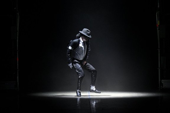 "THIS IS" &Tcy;&rcy;&icy;&bcy;&softcy;&yucy;&tcy;-&shcy;&ocy;&ucy; Michael Jackson