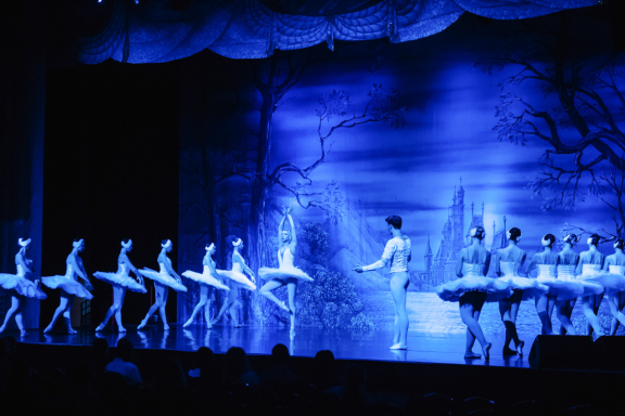 &Bcy;&acy;&lcy;&iecy;&tcy; &laquo;&Lcy;&iecy;&bcy;&iecy;&dcy;&icy;&ncy;&ocy;&iecy; &ocy;&zcy;&iecy;&rcy;&ocy;&raquo;